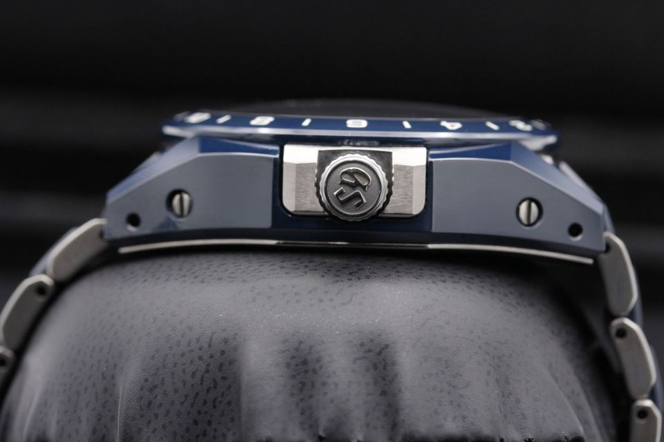 Grand Seiko Hi-Beat 36000 GMT SBGJ233 Image 3